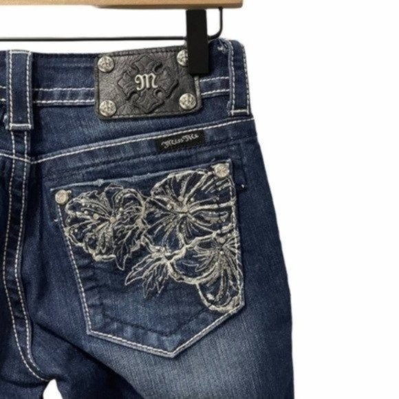 Miss Me Floral Embroidery Bootcut Distressed Denim Jeans JP5473B Size 26 - Picture 2 of 9